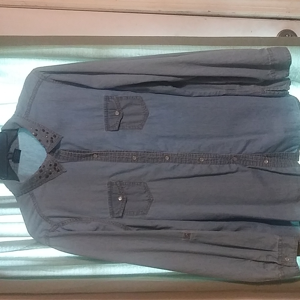 EUC Faded Glory 2X Jean Shirt.   F1